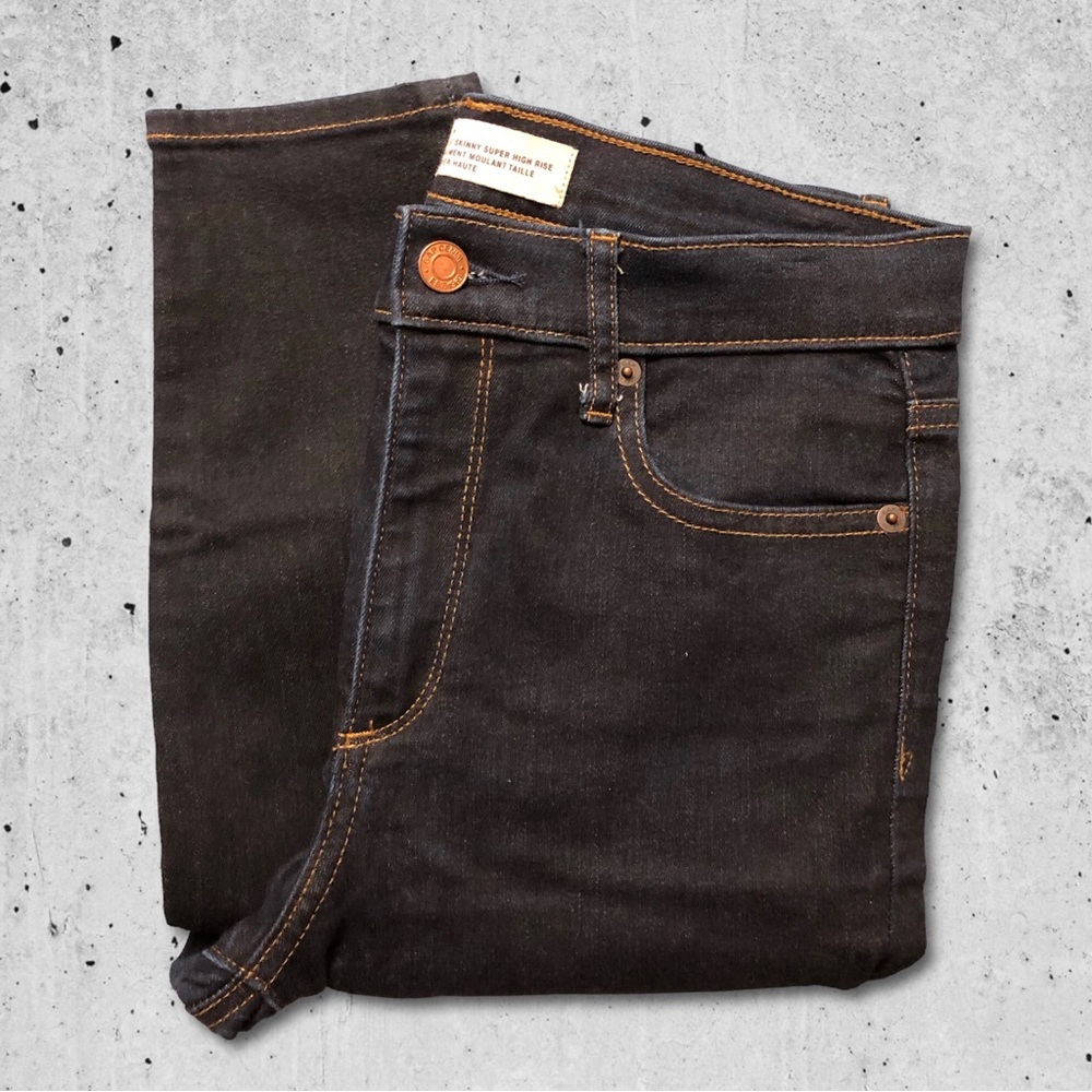 GAP • Dark Wash • True Skinny Super High Rise Jeans • 27P